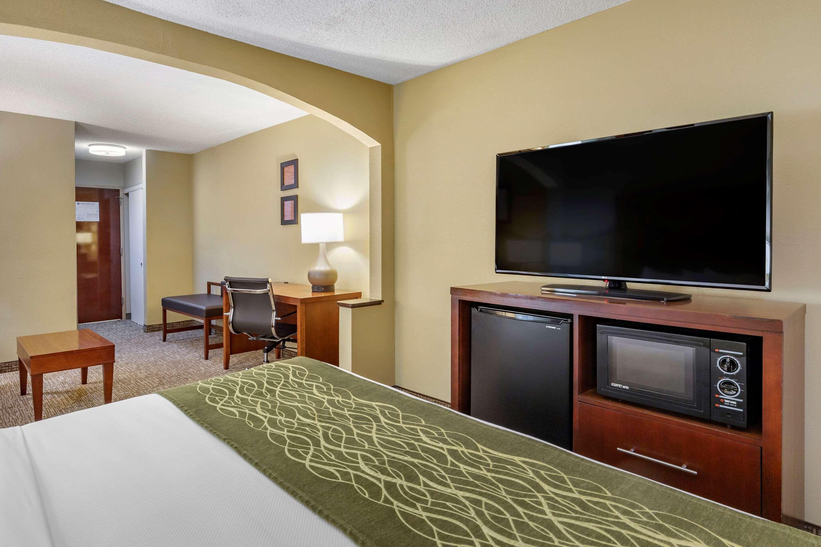 Comfort Inn Apex - Holly Springs Экстерьер фото